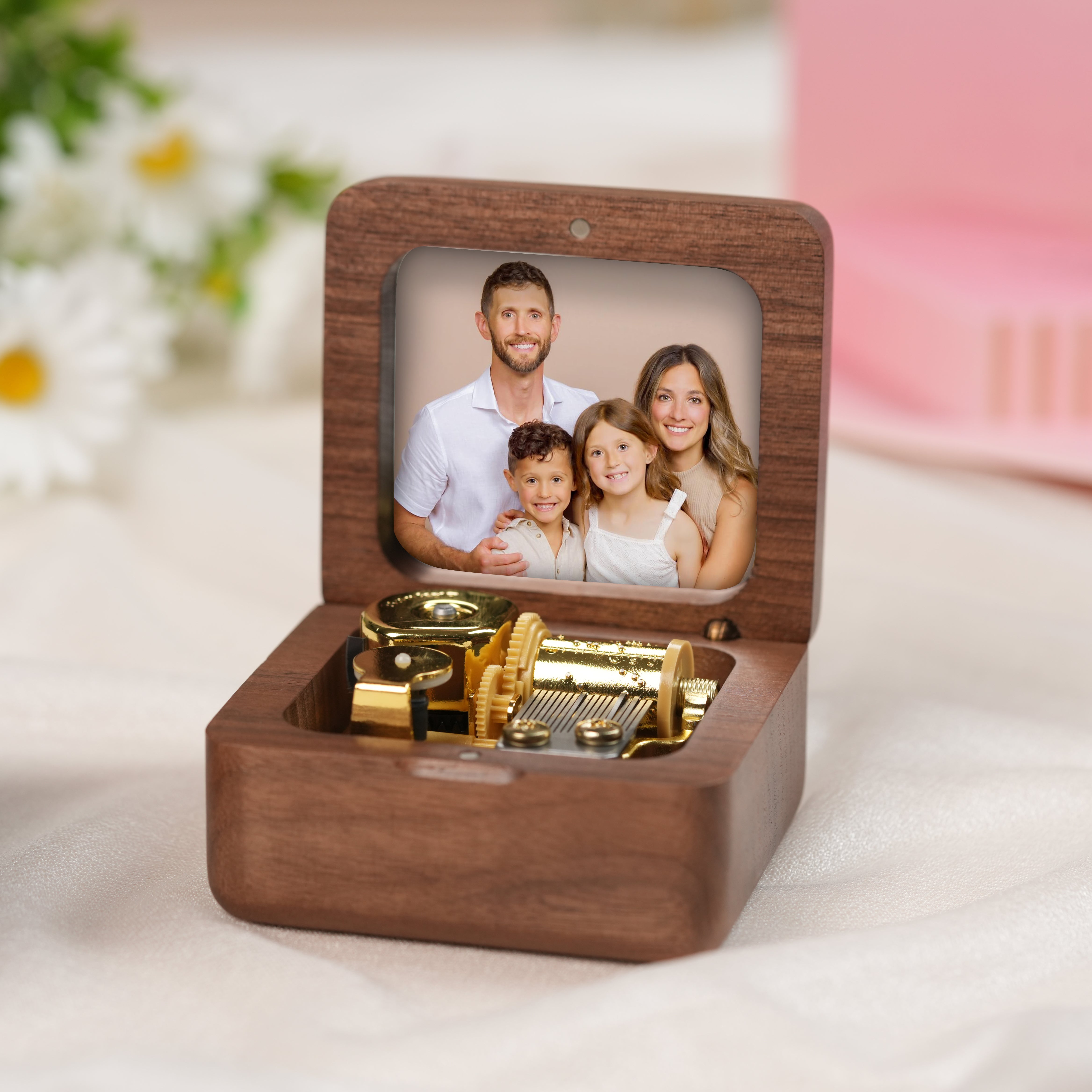 Personalized Music Box with a Custom Metal Melody Mechanism