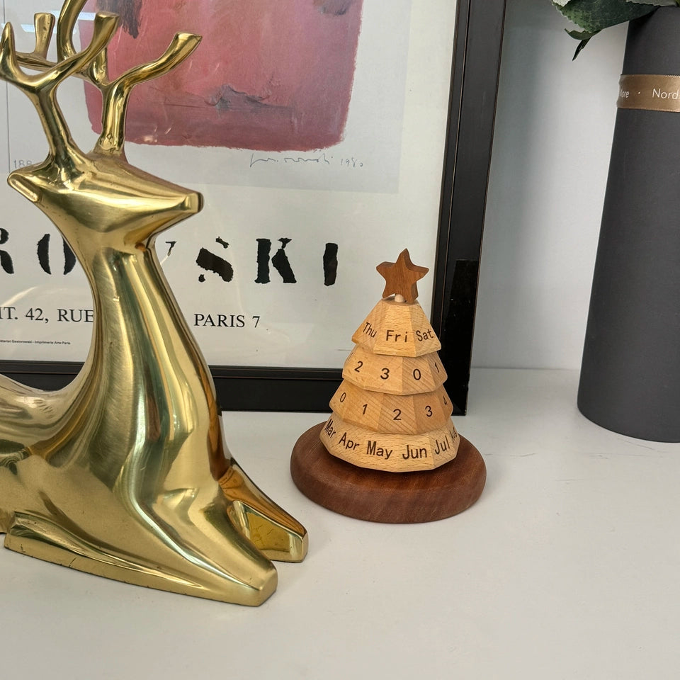 Wooden Christmas Tree Perpetual Calendar – Rotating Holiday Décor